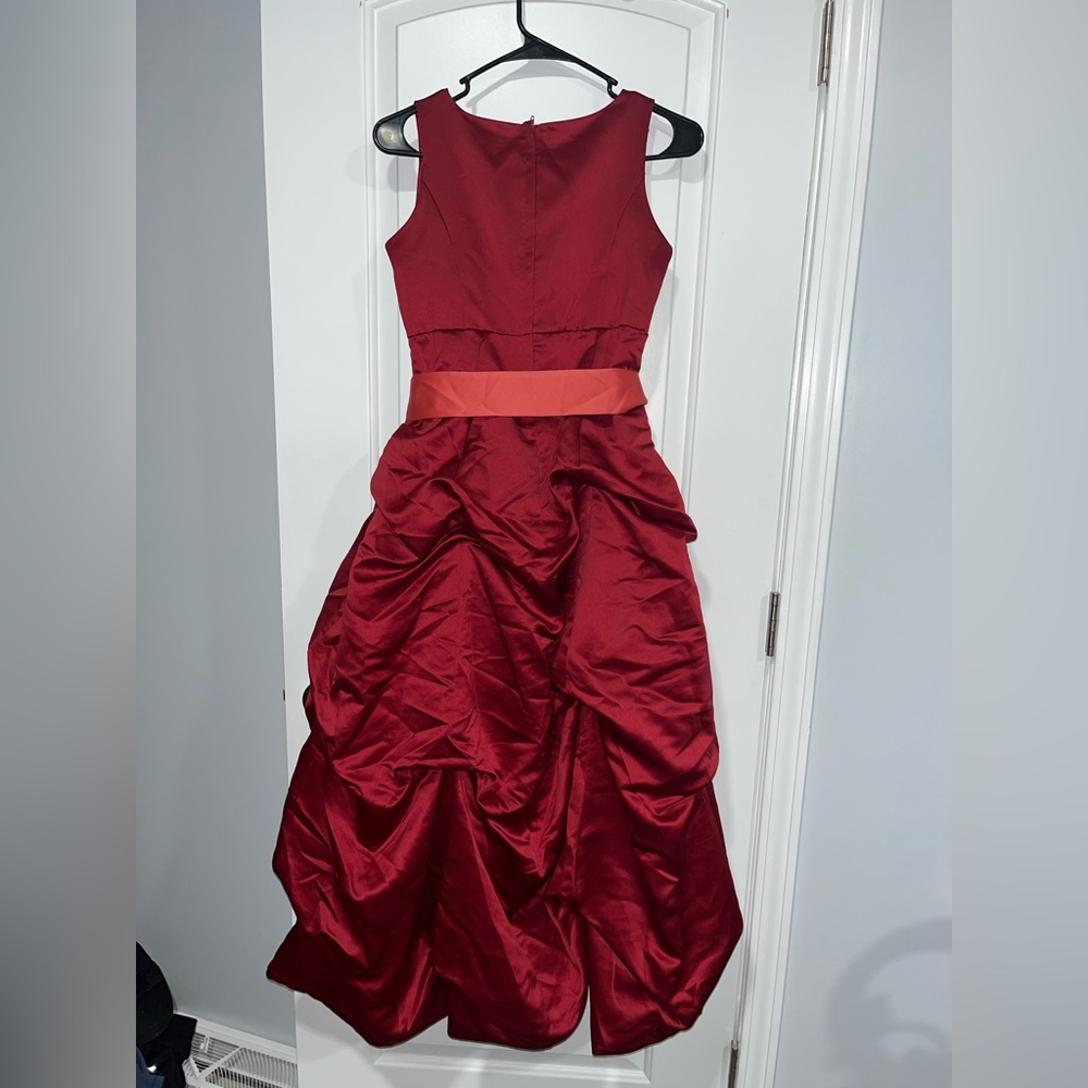 Red bridesmaids dress. Size 16 NORMAL not plus. Light pink ribbon around waist.